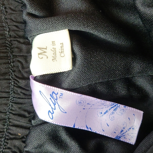 Alya Tropical Print Tie Sash Shorts - Picture 2 of 8